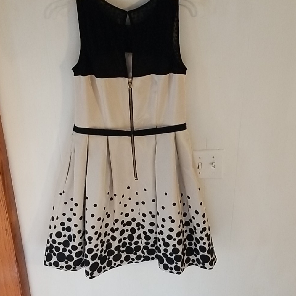 Dress - Picture 2 of 5